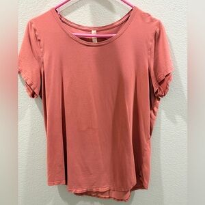 Lululemon short sleeve workout top size 10 Coral color